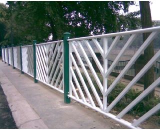 獨(dú)特人行道護(hù)欄市政欄桿機(jī)動車道隔離欄色澤光潤